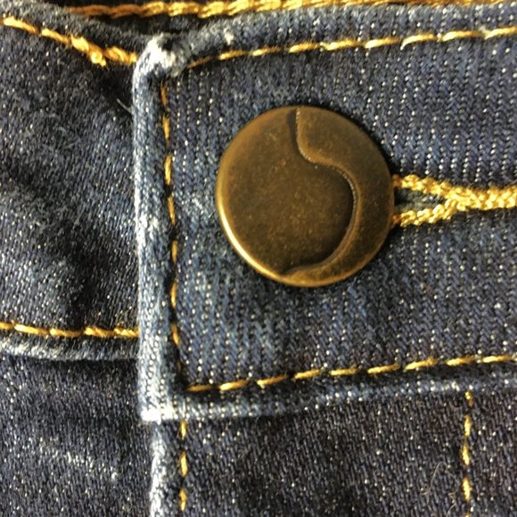 ππ’π'π¦ ππππ‘π¦ Distressed with Bling Frayed End Jeans β¦β¦β¦ - Picture 6 of 15